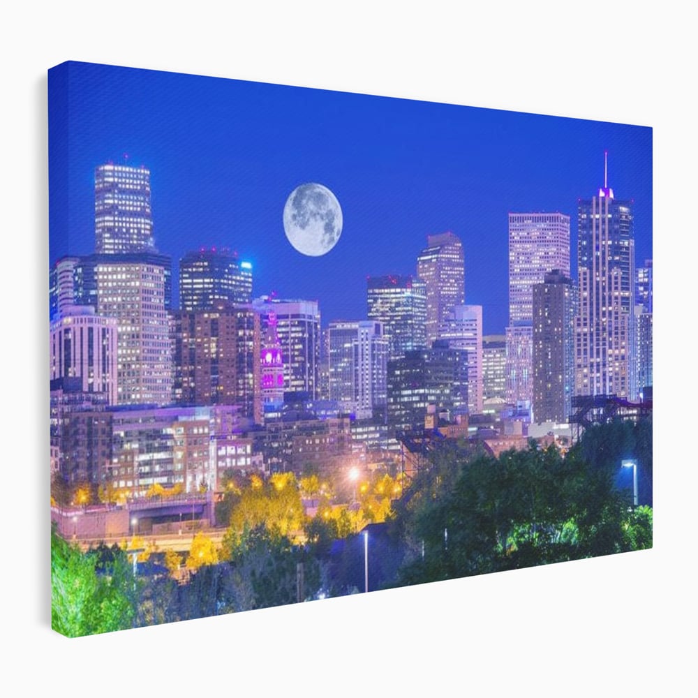 Tablou canvas cu tablou canvas cu peisaj urban nocturn si luna plina, fara rama, pe sasiu de lemn